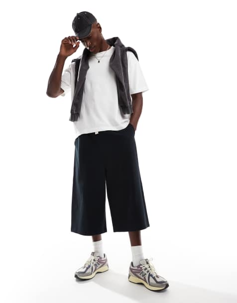 ASOS DESIGN long bermuda shorts in black - view 1