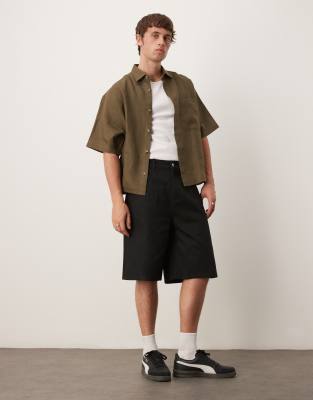 ASOS DESIGN – Długie płócienne szorty w czarnym kolorze