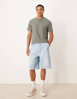 long length double pleated denim jorts in bleach wash-Blue