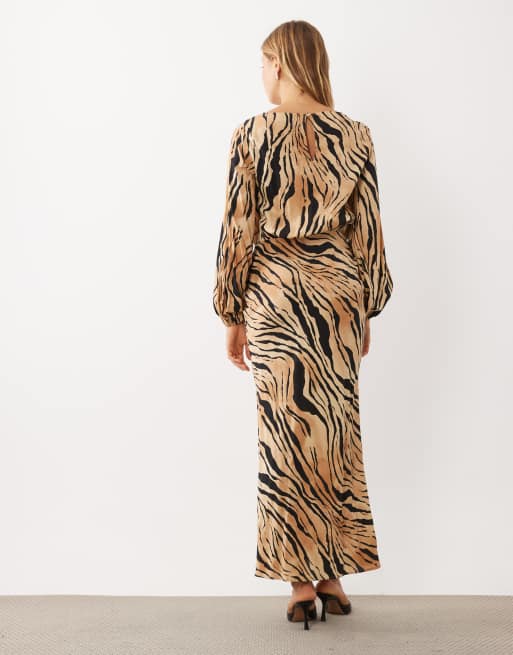 ASOS DESIGN long sleeve blouson maxi dress in mono animal print, 4 of 4