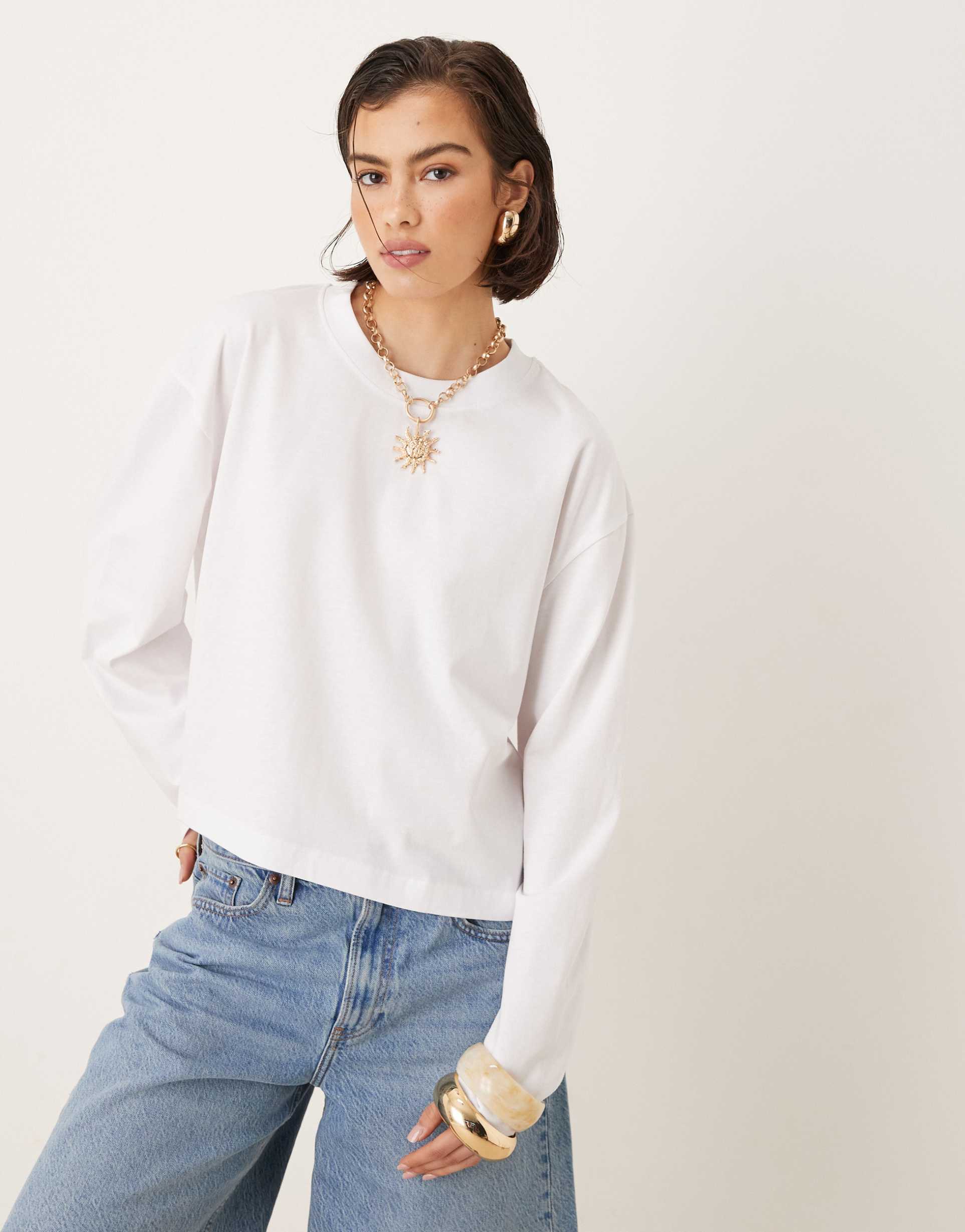 asos design long sleeve boxy cropped t-shirt in white