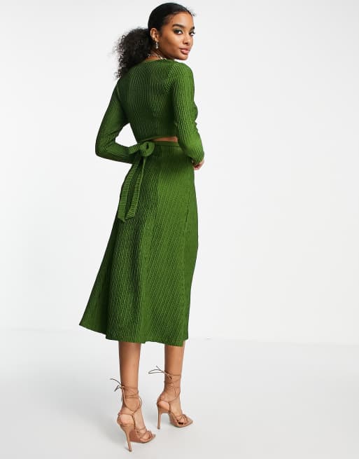 Dark green midi hot sale dress with sleeves