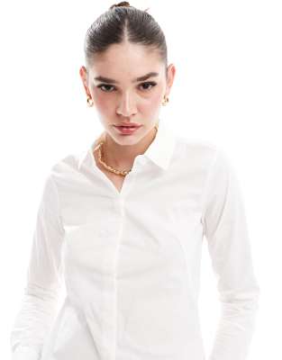 white fitted button up shirt