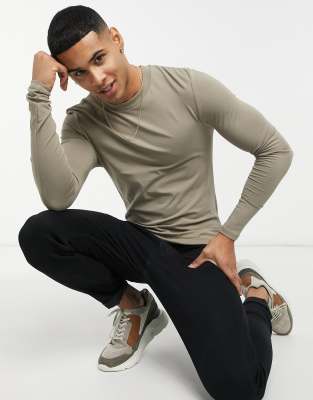 plain beige t shirt