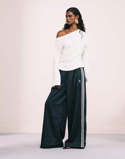 ASOS DESIGN long sleeve off-shoulder corset waist tee in cream, 2 of 4