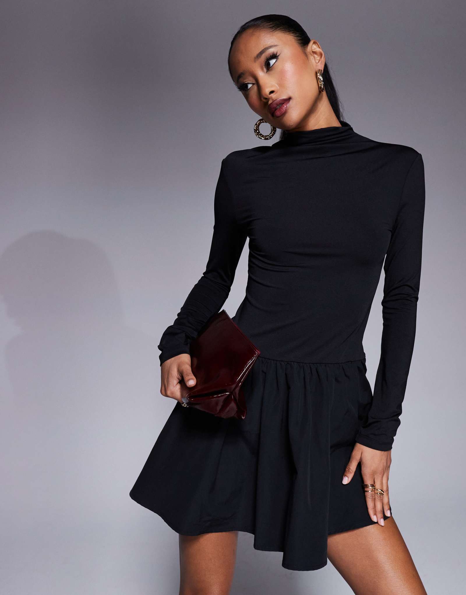 ДИЗАЙНЕРСКОЕ мини-платье из полиамида ASOS с длинным рукавом черного цвета