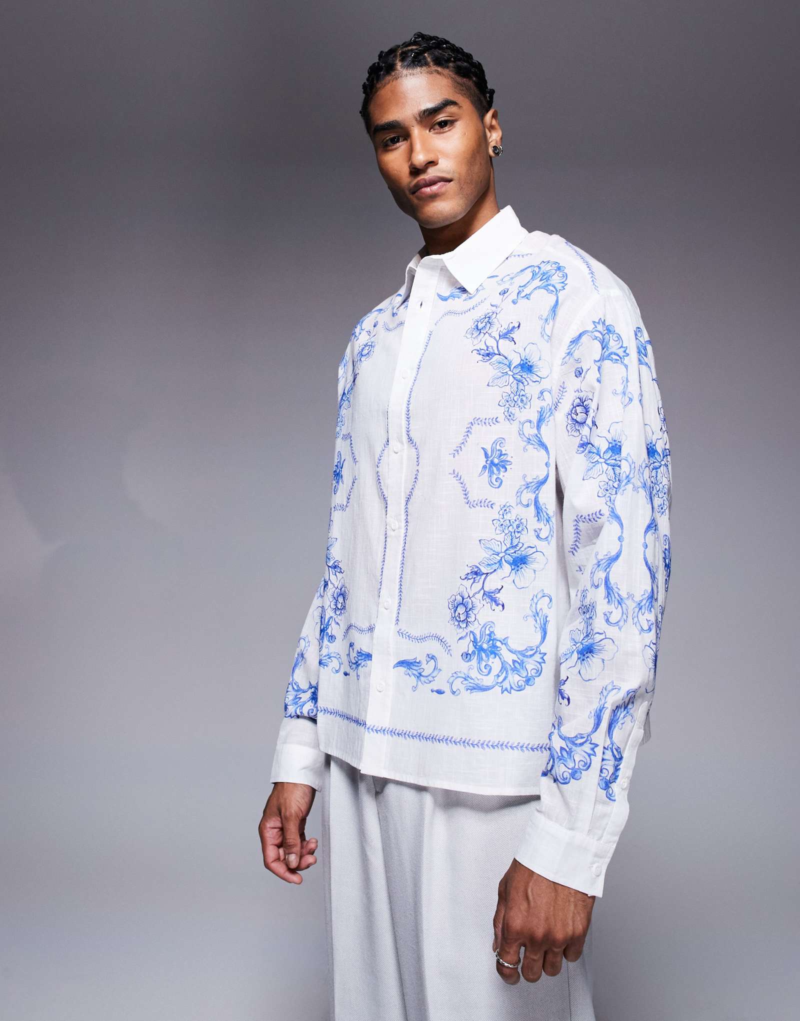 Обычная рубашка ASOS DESIGN с длинным рукавом и цветочным принтом белого цвета
