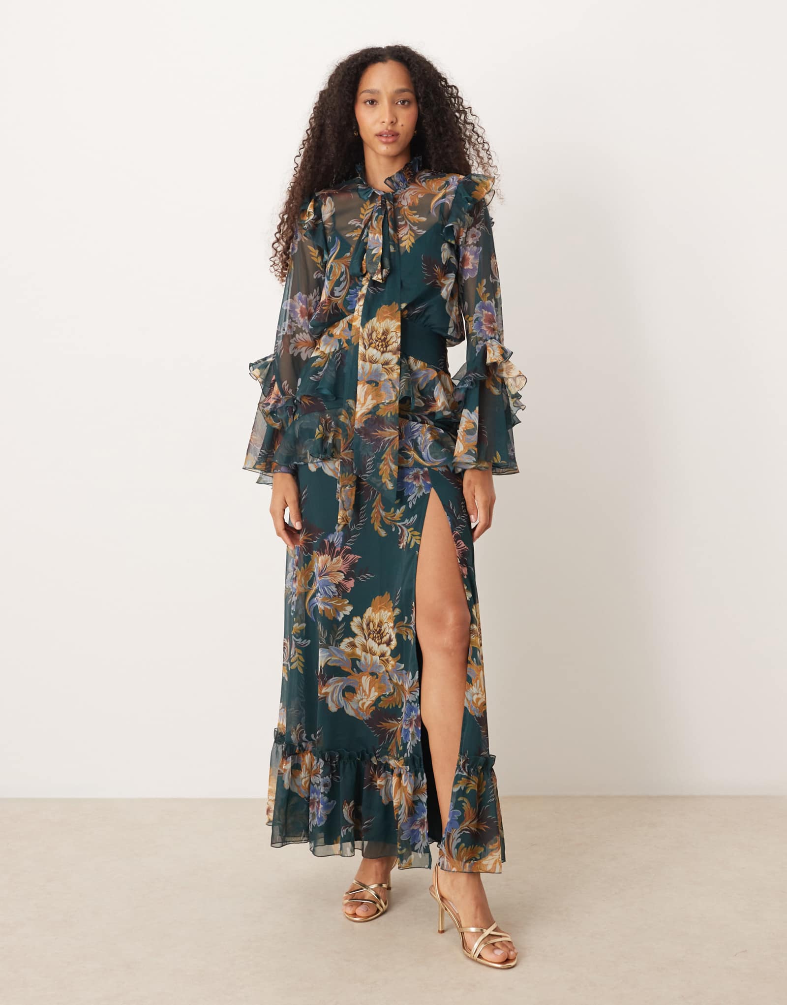 ДИЗАЙНЕРСКОЕ макси-платье ASOS с длинными рукавами и оборками в цветочек