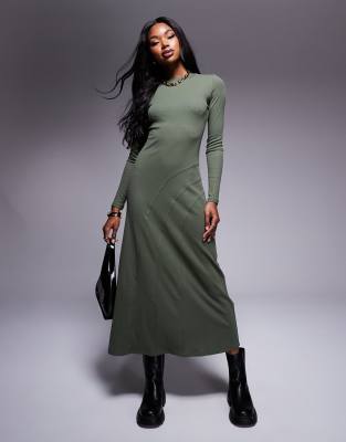 long sleeve scoop neck midi dress with seam detail in olive-Green