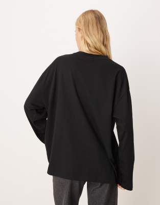 Asos Design Long Sleeve Skater Tee With Chicago Sports Graphic In Black