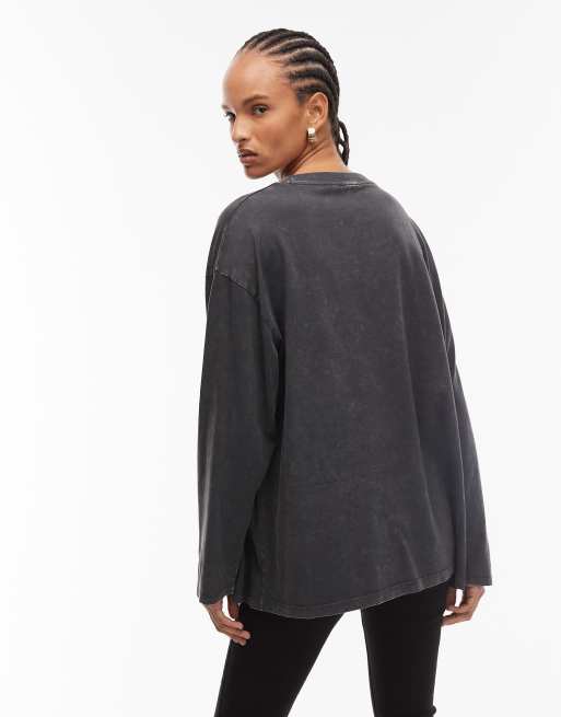 ASOS DESIGN long sleeve skater tee with Dracula kiss licence graphic in washed grey - CHARCOAL, 3 of 4