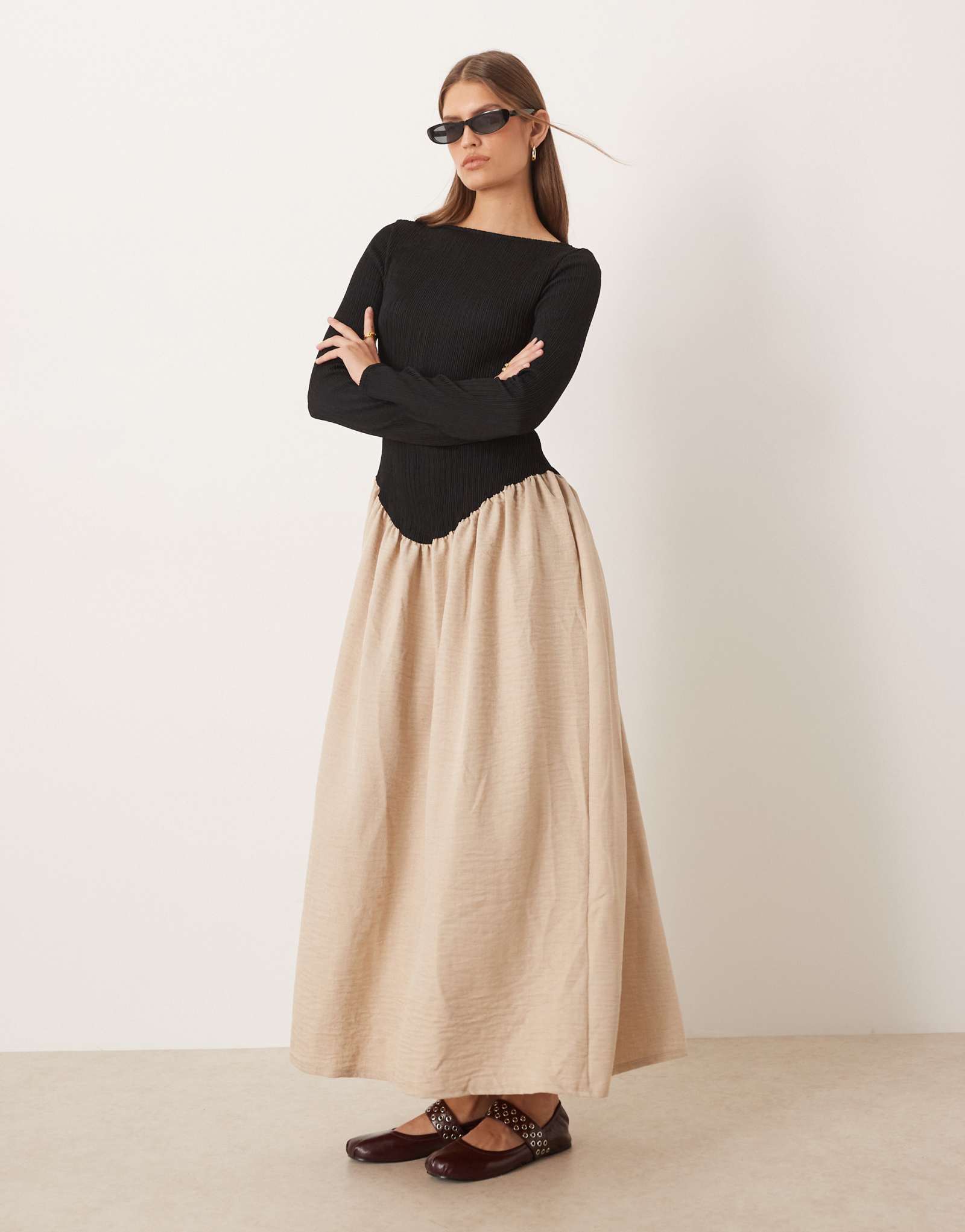  Платье миди ASOS DESIGN с длинными рукавами бежево-черное