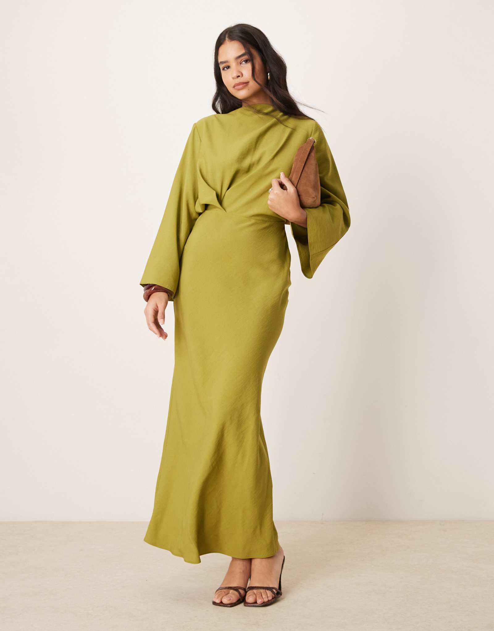 Макси-платье с укороченной талией и длинными рукавами от ASOS DESIGN оливково-зеленого цвета