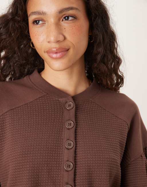 ASOS DESIGN long sleeve waffle henley with puff sleeve detail in washed choc, 4 of 4