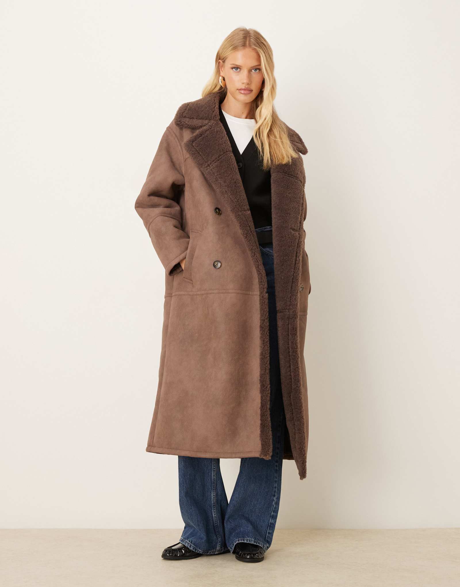 ДИЗАЙНЕРСКАЯ ярусная куртка borg от ASOS в шоколадном цвете