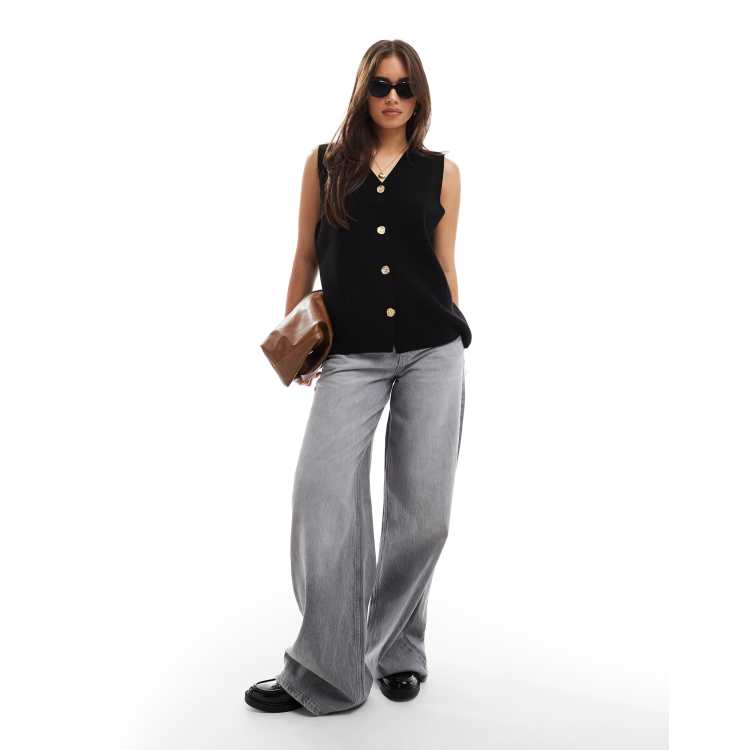 208432641-1-black?$n_750w$&wid