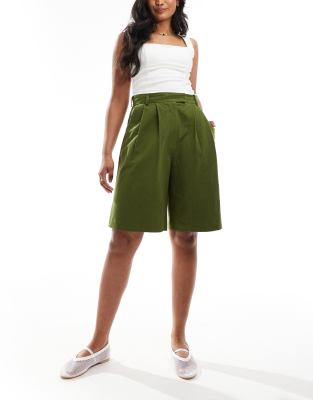 longline high waist tailored shorts with linen in olive-Green