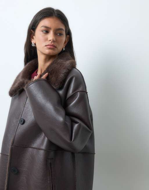 ASOS DESIGN Longline-Lammfelljacke mit Kunstfellfutter in Dunkelbraun, 3 von 6