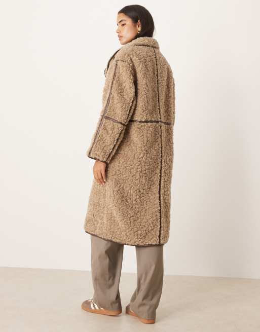 ASOS DESIGN – Longline-Mantel aus Lammfellimitat in Haferbeige, 4 von 4