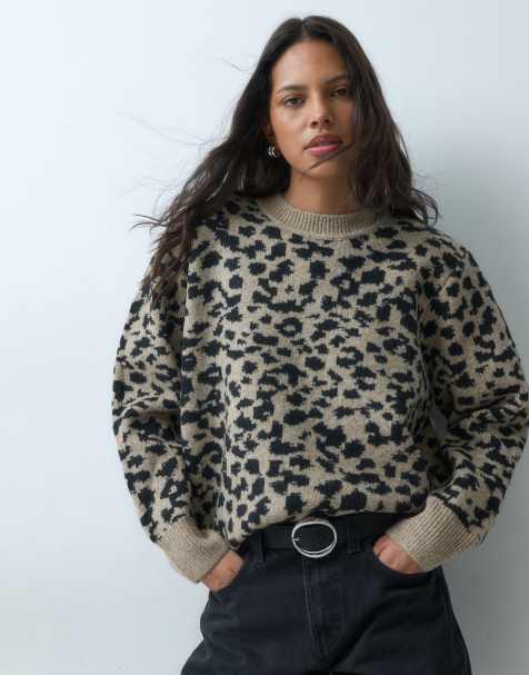 ASOS DESIGN Longline-Pullover mit überschnittenen Schultern und Schulterpolstern im Leopardenmuster - view 1