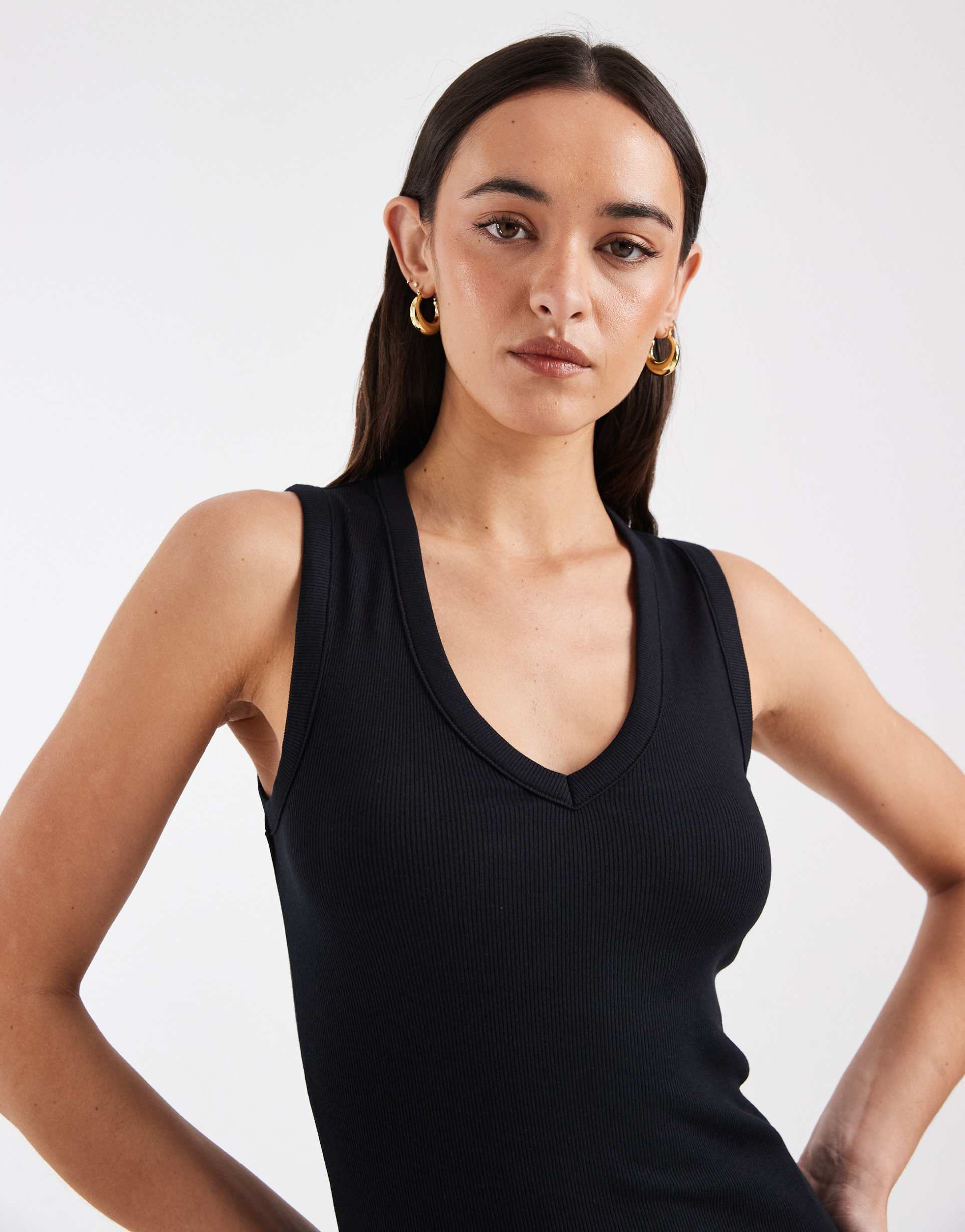 asos design longline ribbed v-neck tank top in black