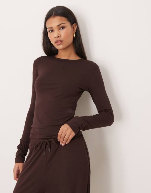 ASOS DESIGN – Longline-T-Shirt aus Interlock-Stoff in Braun, Kombiteil