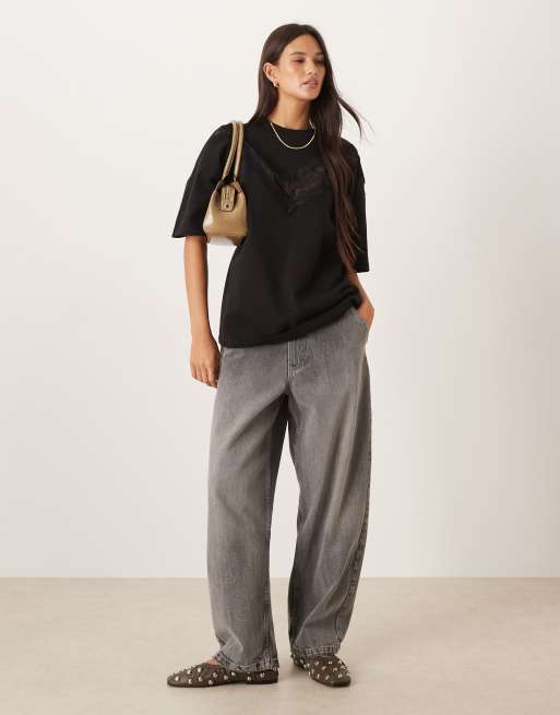 ASOS DESIGN – Longline-T-Shirt aus schwerem Material in Schwarz mit Spitzeneinsatz, 2 von 4