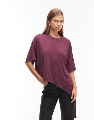 ASOS DESIGN - Longline-T-Shirt in Pflaume mit langem drapiertem Detail vorne-Rot