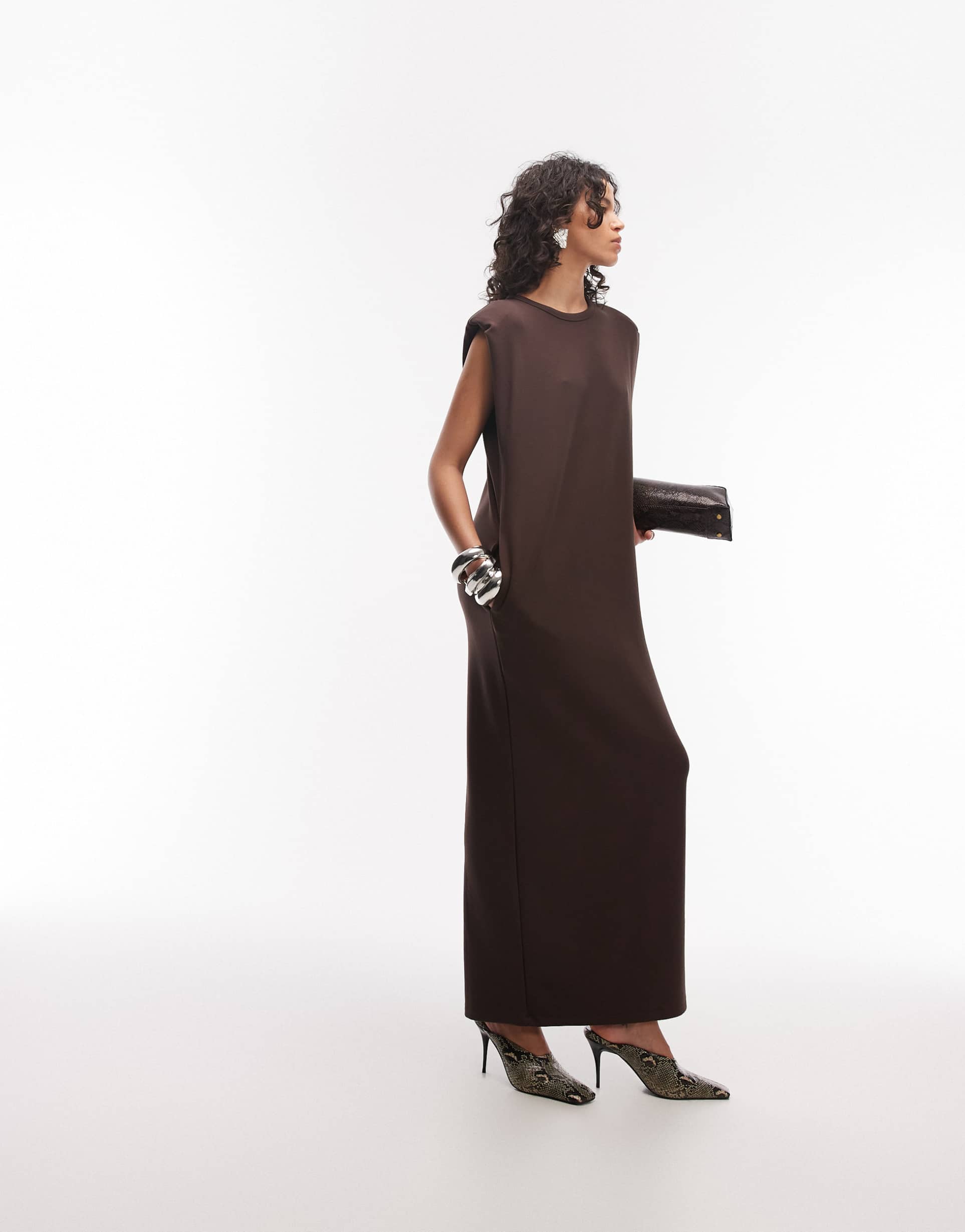 asos design longline t-shirt maxi dress in chocolate