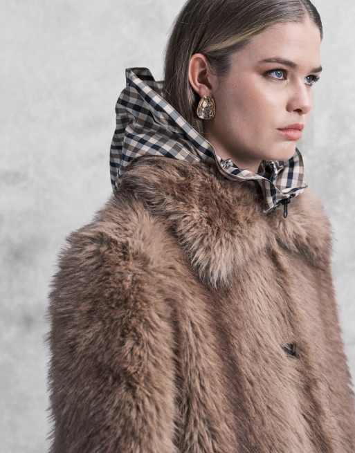 ASOS DESIGN longline tipped faux fur car coat in brown, 3 of 4