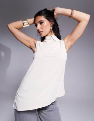 ASOS DESIGN - Longline-Top aus fließendem Cupro-Stoff in Steinbeige mit Stehkragen-Neutral