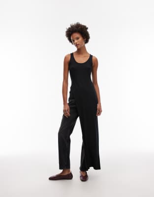 ASOS DESIGN - Longline-Trägertop in Schwarz mit U-Ausschnitt