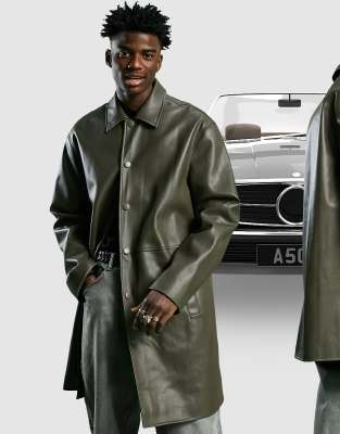asos design -  – Longline-Trenchcoat aus khakifarbenem Kunstleder-Grün