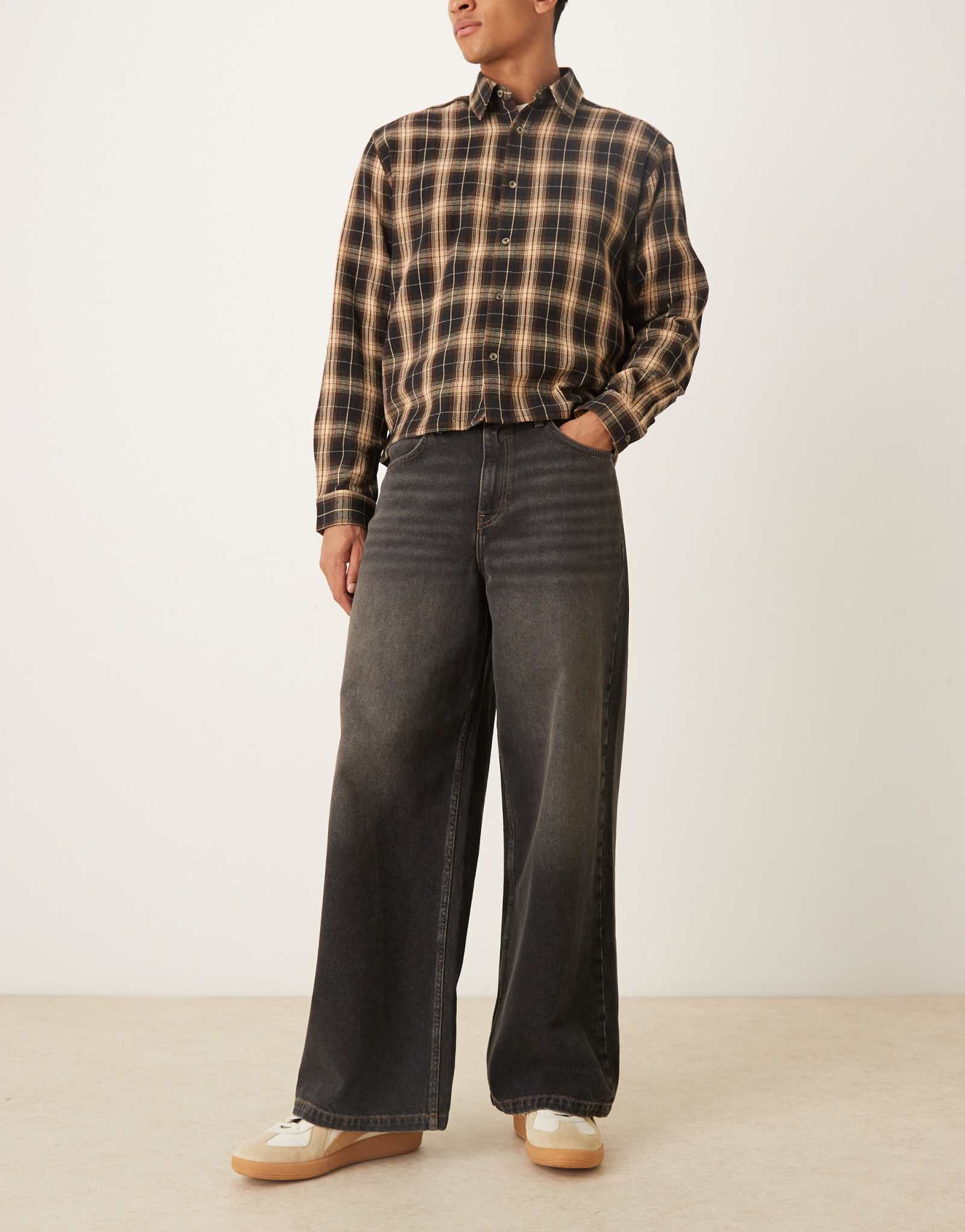 ДИЗАЙНЕРСКИЕ свободные джинсы ASOS черного цвета, застиранные