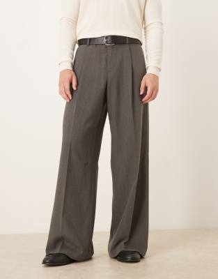 loose leg dress pants with front pleats in gray twill