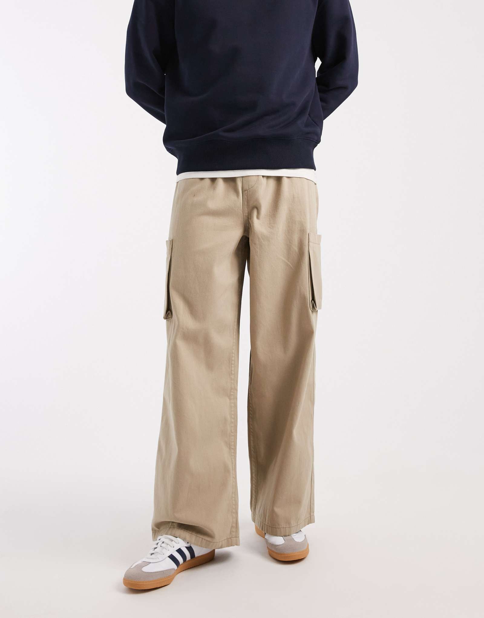 ASOS РАЗРАБАТЫВАЕТ свободные выдвижные грузовые отсеки бежевого цвета