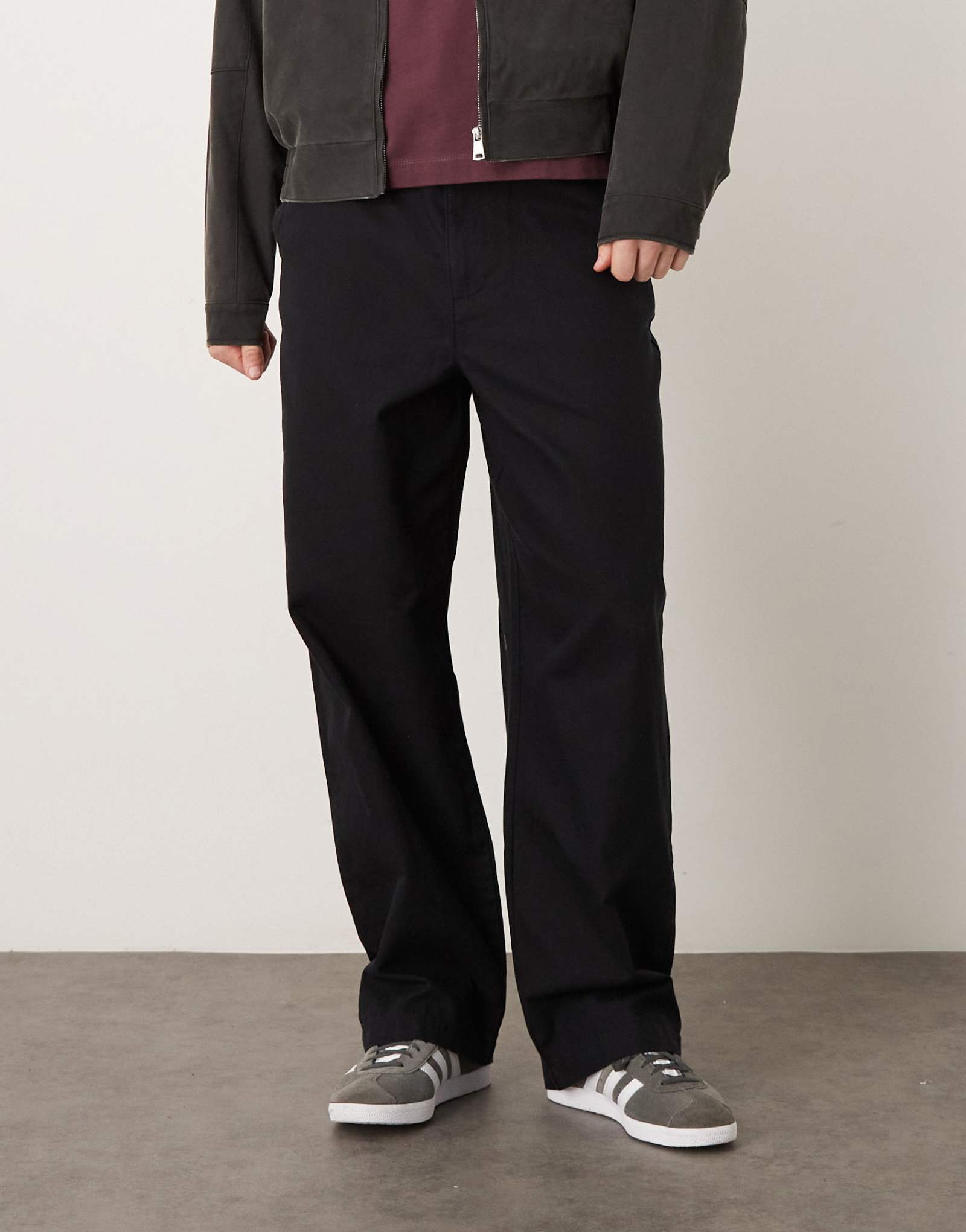 ДИЗАЙНЕРСКИЕ брюки-чиносы ASOS свободного кроя с прямыми штанинами черного цвета