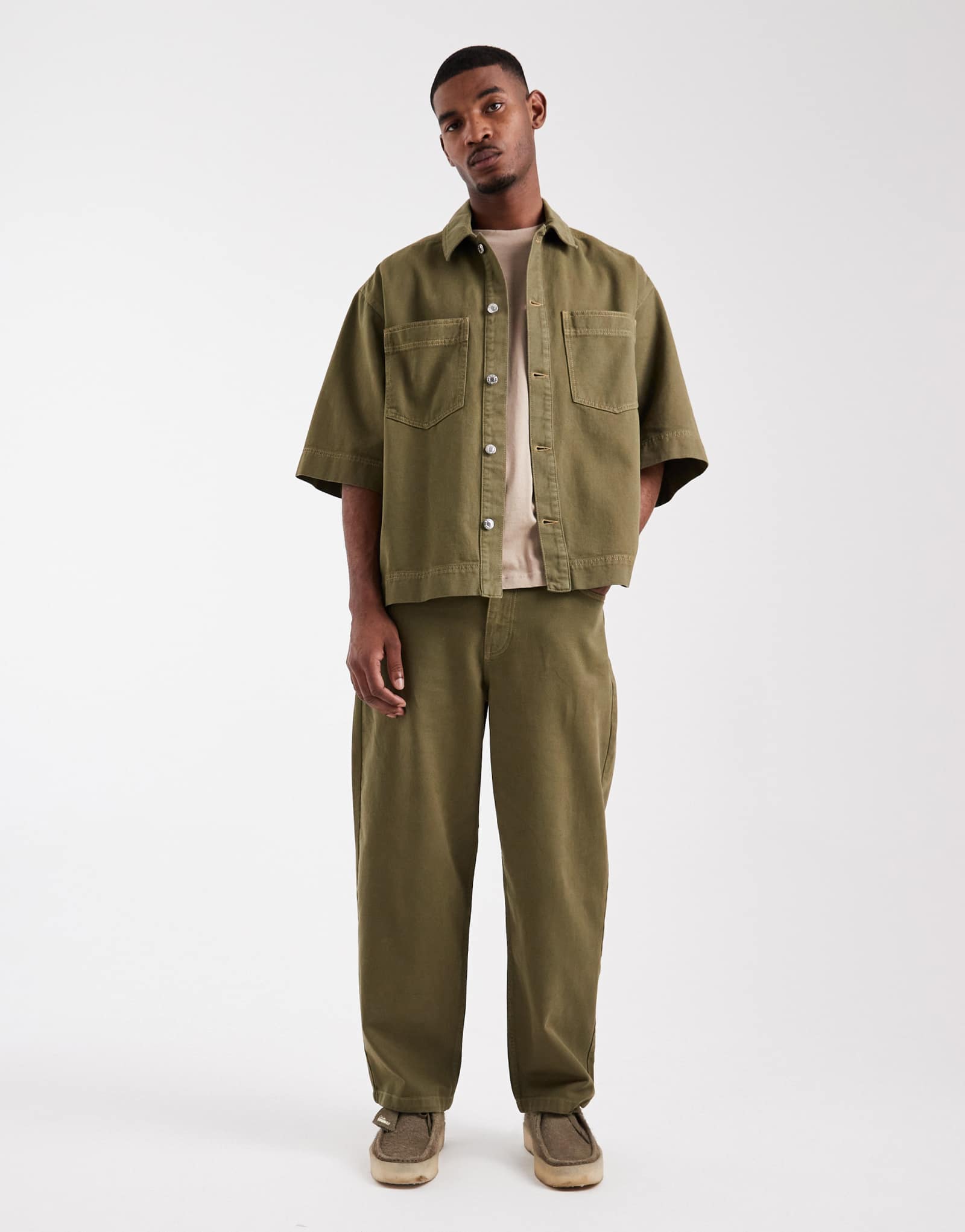 Дизайнерские свободные джинсы прямого кроя ASOS зеленого цвета хаки - часть комплекта