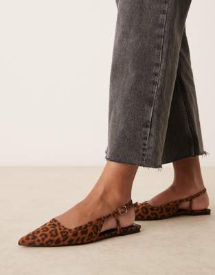 ASOS DESIGN - Lorraine - Ballerinas aus Wildlederimitat mit Leopardenmuster und Fersenriemchen, weite Passform-Bunt