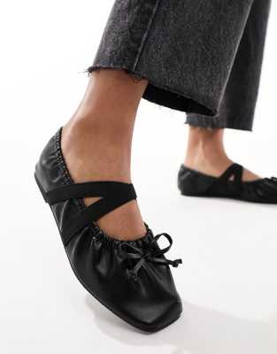 ASOS DESIGN - Los Angeles - Ballerinas aus Kunstleder in Schwarz mit Raffung