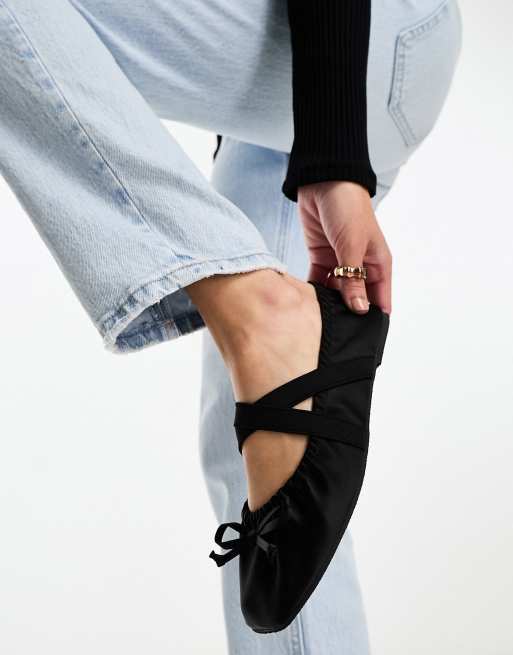 chef Uforenelig Kor ASOS DESIGN Los Angeles ruched ballet flats with elastic strap in black |  ASOS