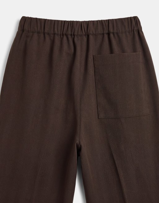 ASOS DESIGN losse broek met elastische taille en plooi in bruin visgraat, 9 van 9