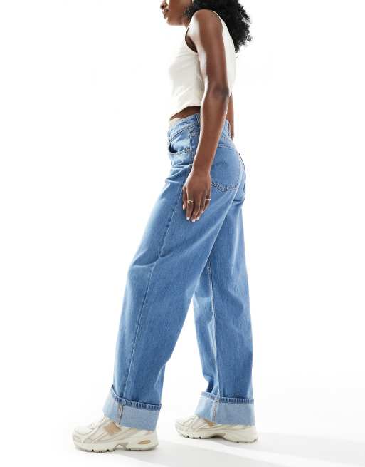 ASOS DESIGN - Losse jeans met brede omslag in effen middenblauw, 3 van 5