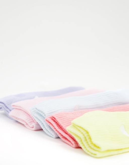 ASOS DESIGN - Lot de 5 paires de chaussettes de sport à nuages brodés, 3 de 4