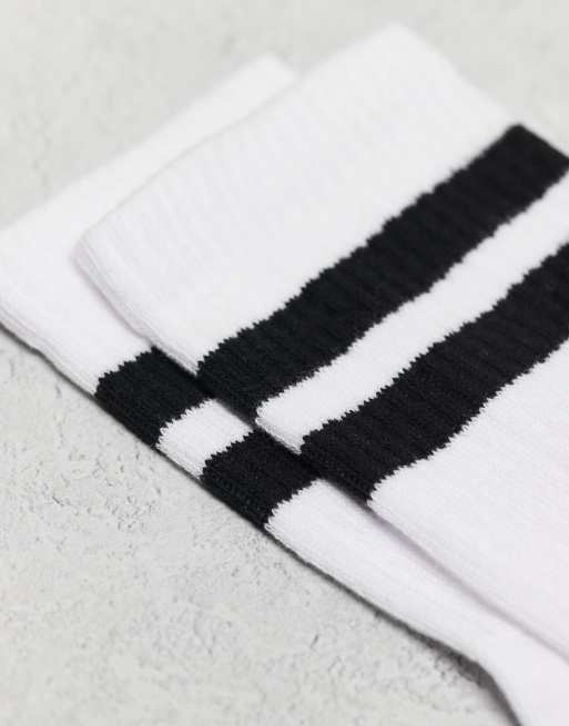 ASOS DESIGN - Lot de 5 paires de chaussettes de sport avec bandes rayées - Blanc/noir, 2 de 3