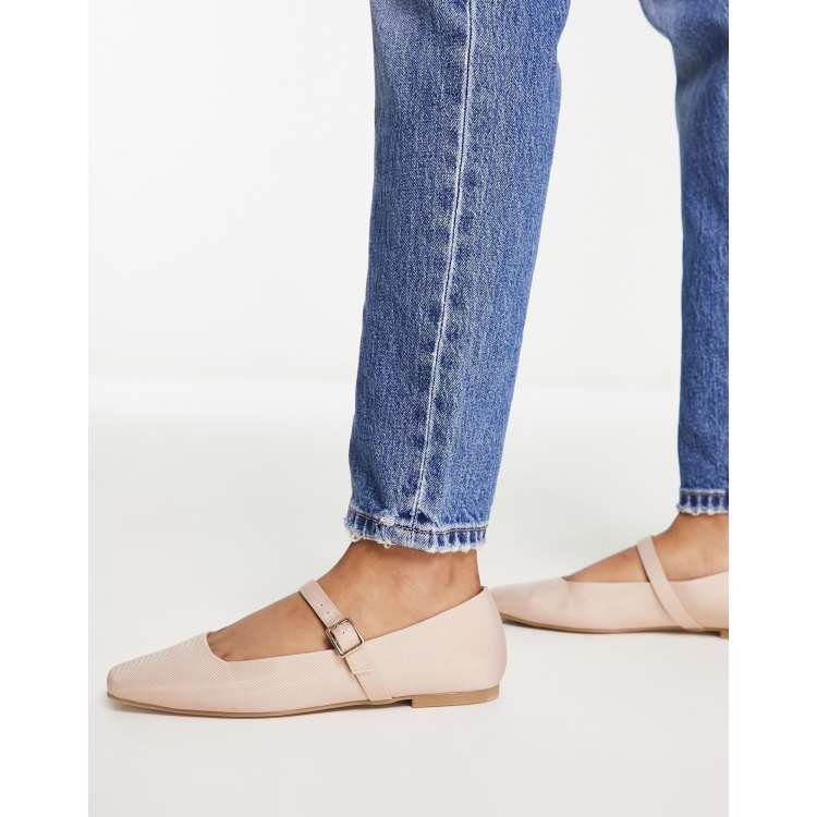 Blush flats store