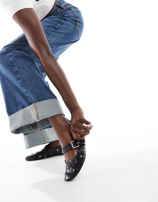 ASOS DESIGN – Lou – Mit Nieten besetzte Mary-Jane-Ballerinas in Schwarz, 3 von 4