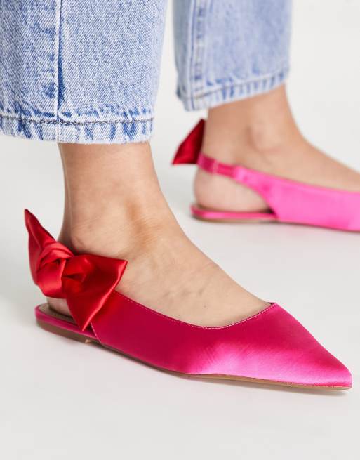 ASOS DESIGN – Louise – Różowo-czerwone satynowe balerinki z paskiem nad piętą i ozdobną kokardką