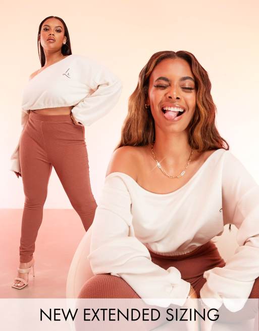 ASOS DESIGN - Lounge - Cropped sweatshirt met blote schouders in crème