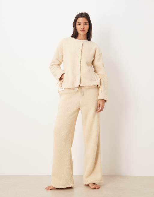 ASOS DESIGN lounge cuddle fleece jacket in oatmeal, 3 of 4